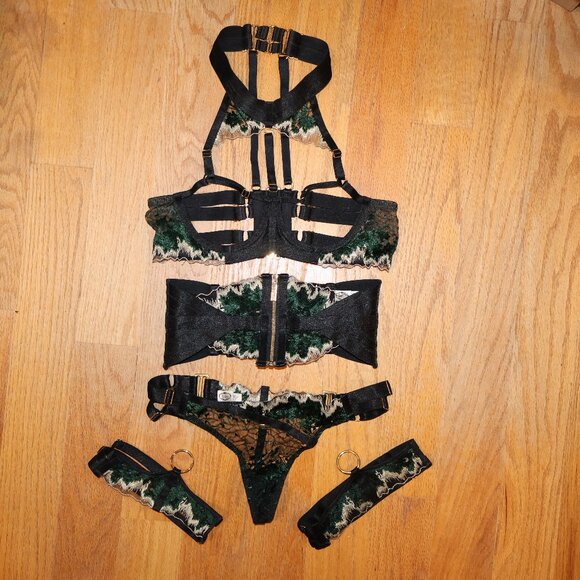 Bordelle Wilde Ouvert Collar Bra Belt Thong Garter SET SS XS green black gold - Picture 2 of 14